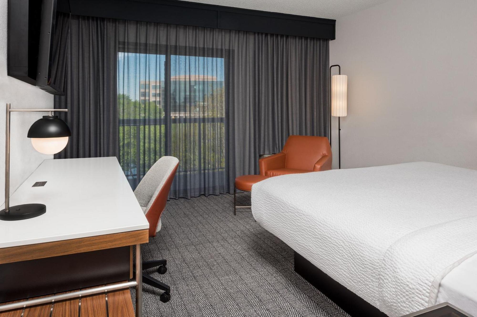 Courtyard By Marriott Charlotte Ballantyne Exterior photo